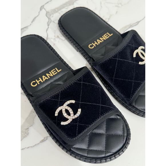 Chanel 23M Black Velvet Crystal CC Logo Hotel Mule Slide Slip On Flat Sandal 40 - Picture 14 of 16